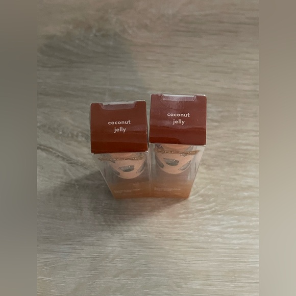 Crème shop 
Luscious Lip Oil Set
Coconut Jelly 
2 new in box - Picture 3 of 3